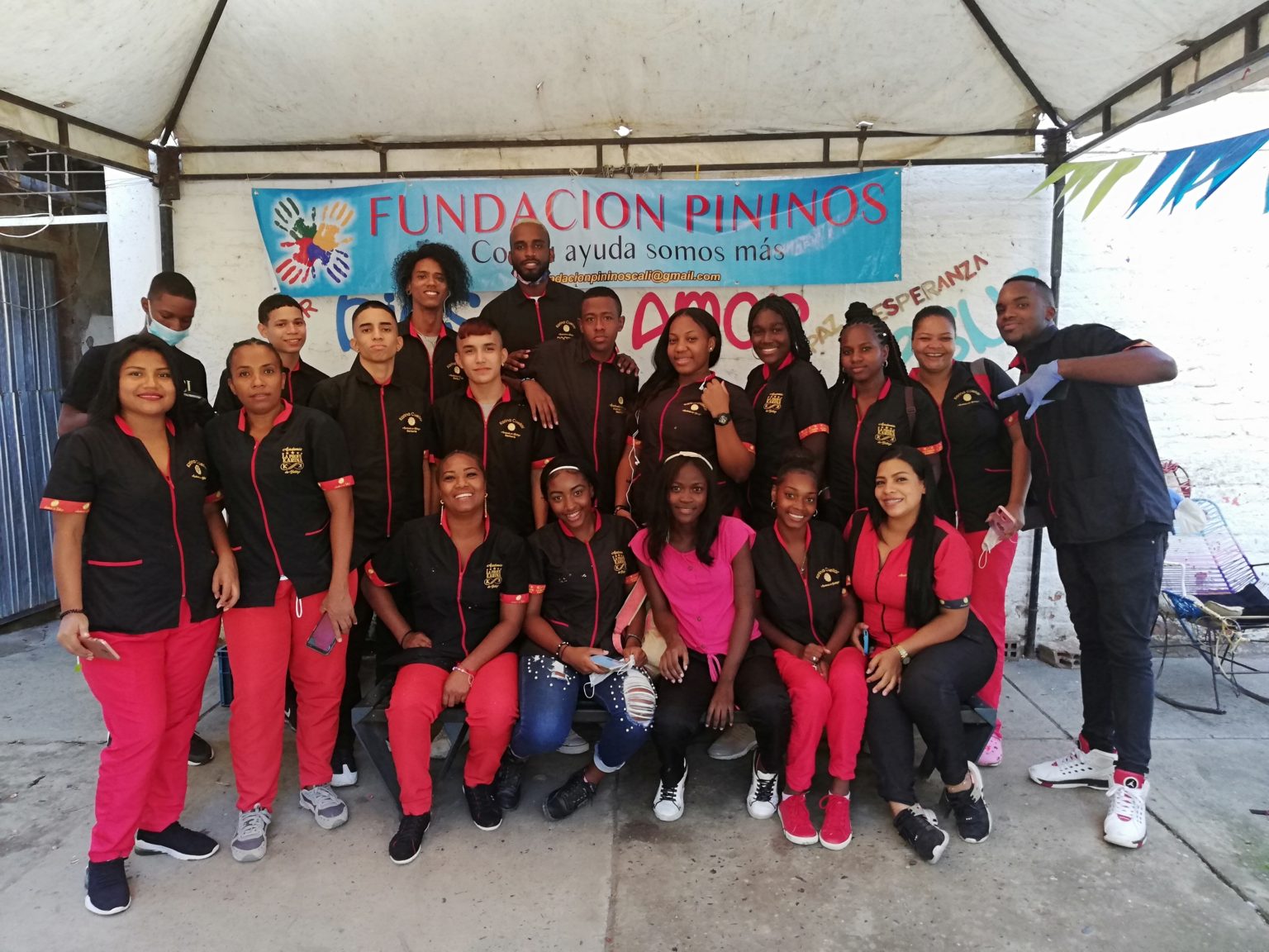 Niños beneficiarios en actividad educativa